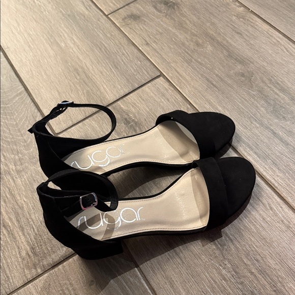 New Sugar Noelle Black Ankle Strap Block Heels Sz 10 M - Picture 5 of 9